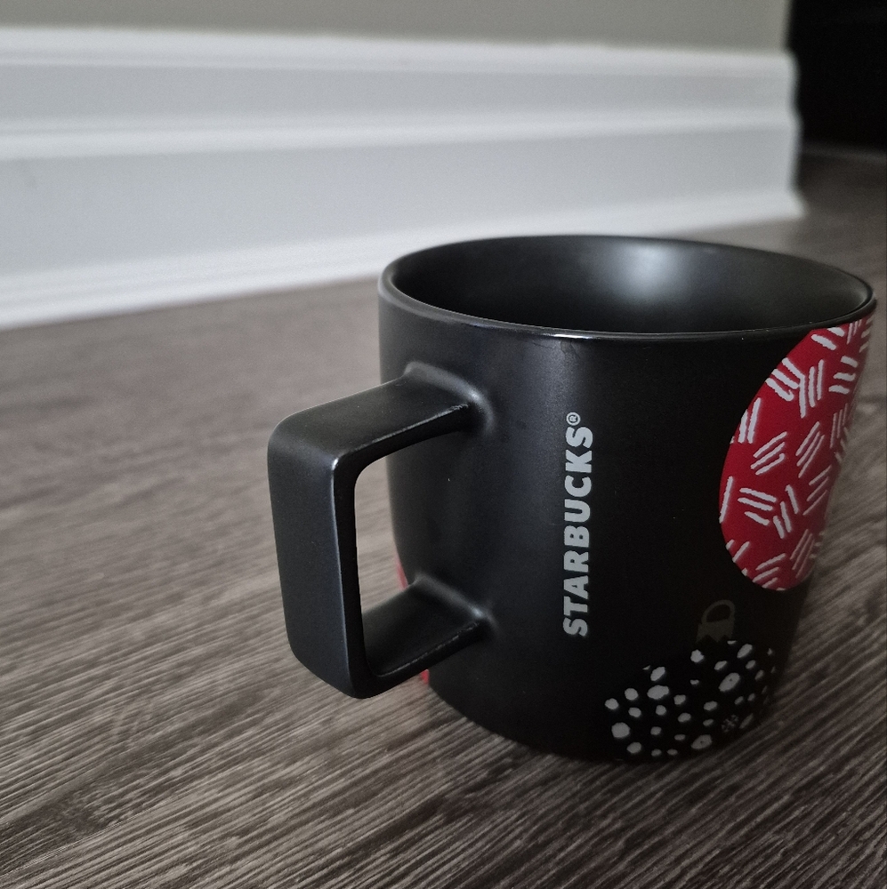 Starbucks Black Mug with Red and White Ornament Design 14 Oz - Picture 4 of 6